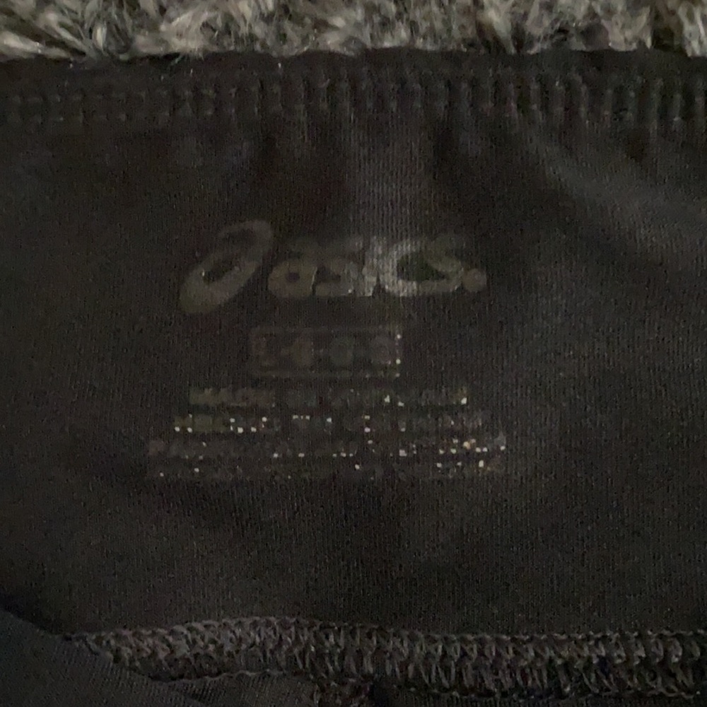 Well loved ASICS exercise capris - Picture 4 of 4